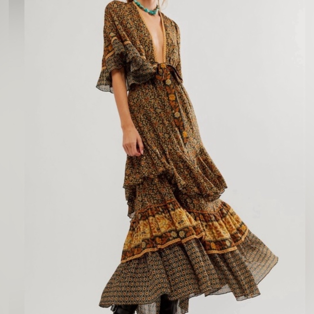 NWT💫Exclusive💫Spell X Free People Sienna Bambi Gown in Peppercorn size medium